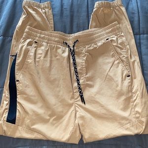 ⚪️American Eagle Joggers⚪️